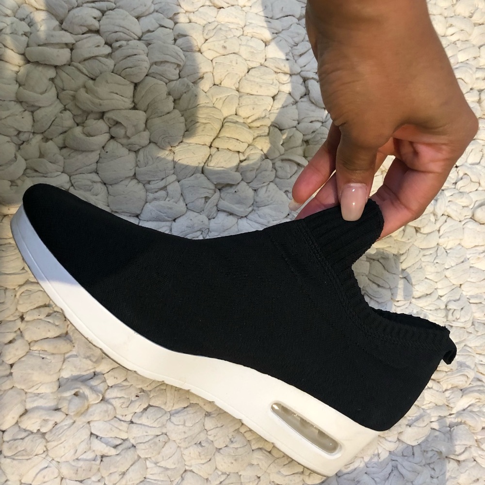 DKNY Platform sneaker shoes!